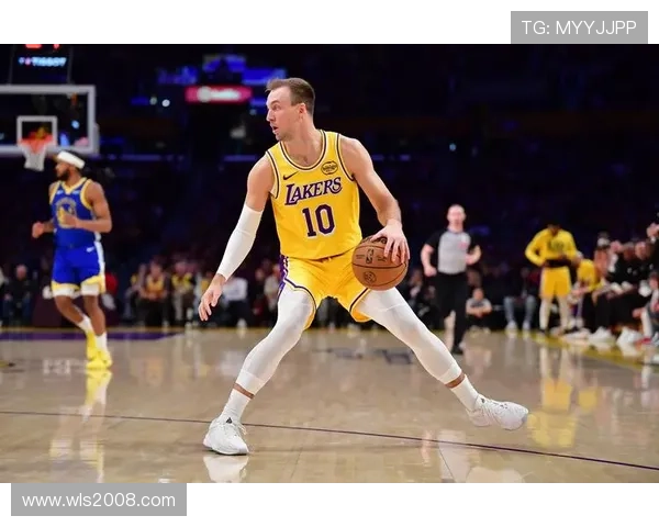 雷迪克点评老詹三双解析肯纳德内线运用